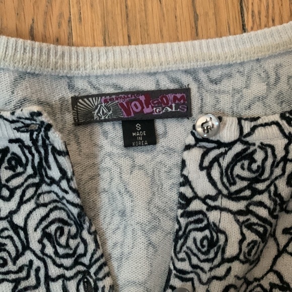 Volcom sweater. Ladies S. Black/white roses. 100% Acrylic. Great used condition - Picture 2 of 2